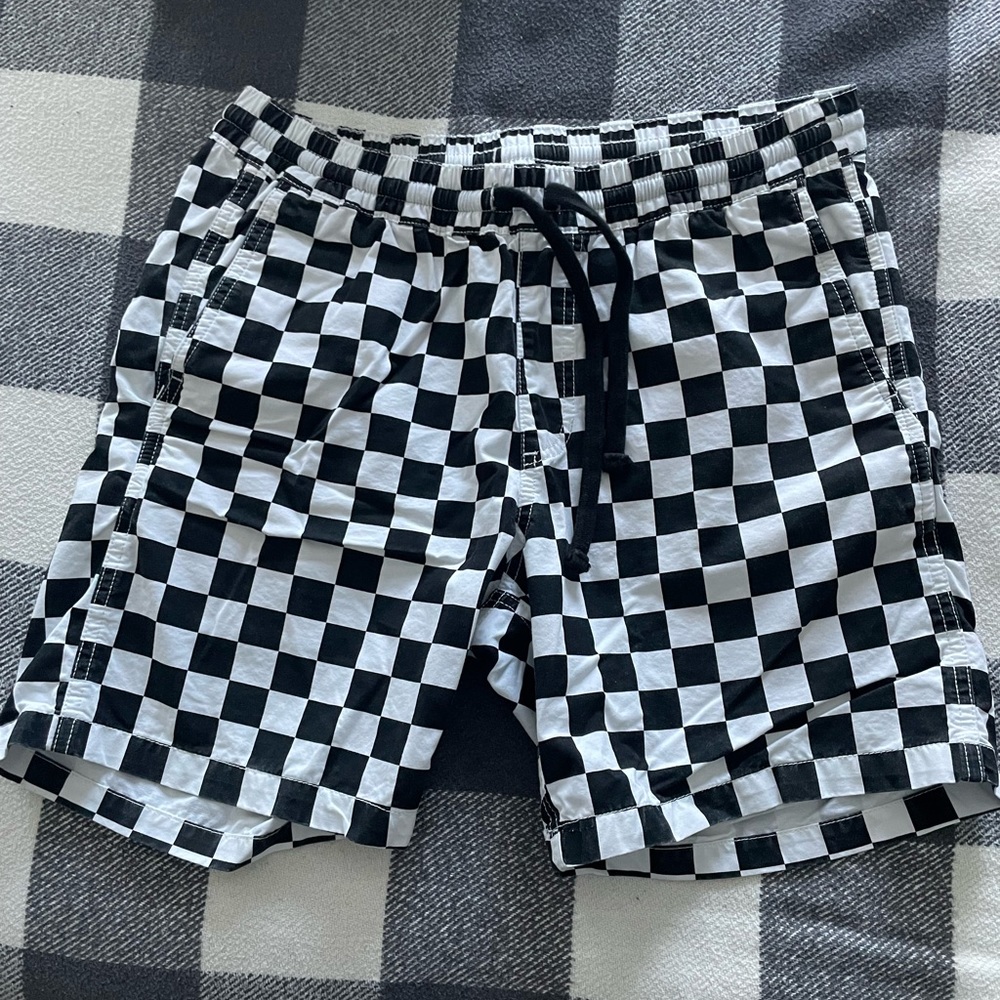 Men’s Vans shorts (S)
